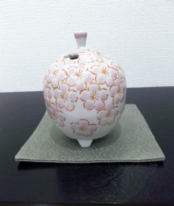 香炉　九谷焼　花詰ピンク