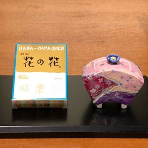花の花と香炉