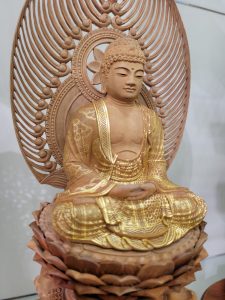 希少な白檀木仏像をご本尊に！