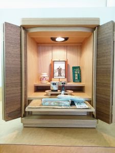 聖蹟桜ケ丘店　分骨壺　まとうさくら　展示例