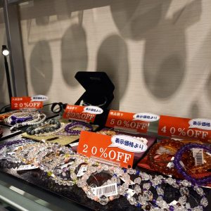腕輪　念珠　数珠　天然石　ブレスレット　ブレス　パワーストーン　スワロフスキー　SWAROVSKI　水晶　かわいい　お守り　セール　お買い得　安い　半額　現品限り　新宿　仏壇