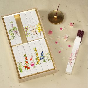 セレモア聖蹟桜ケ丘店　月の花桐箱